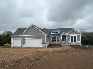 136 Huckleberry Rd, Indiana, PA 15701