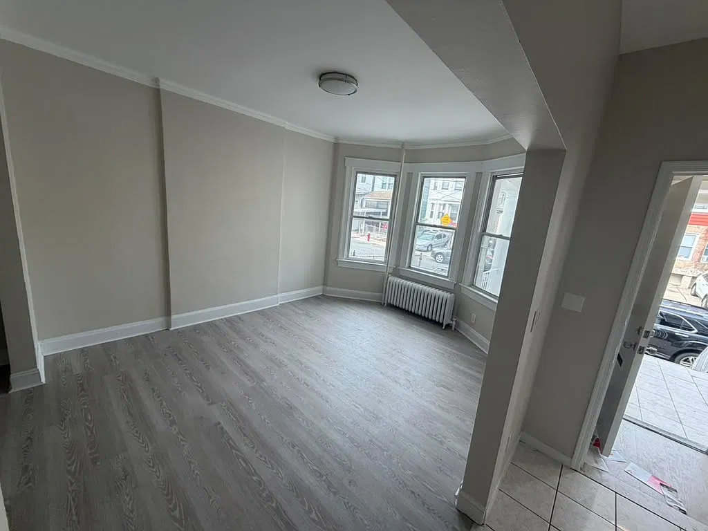 221 Wilkinson Ave — Photo 1