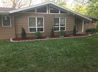 628 Twin Oaks St, Oakland, IL 61943