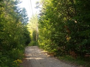 40 Veasey Dr, Hebron, NH 03241