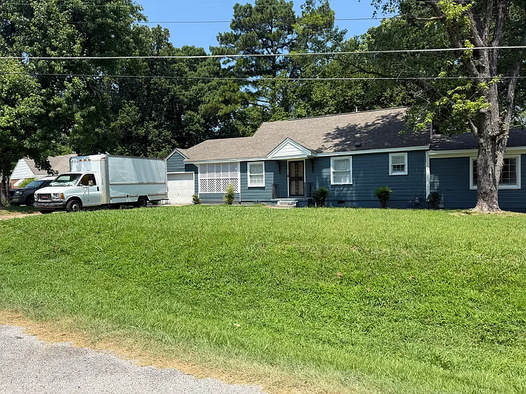 1642 Alta Vista Ave — Photo 4