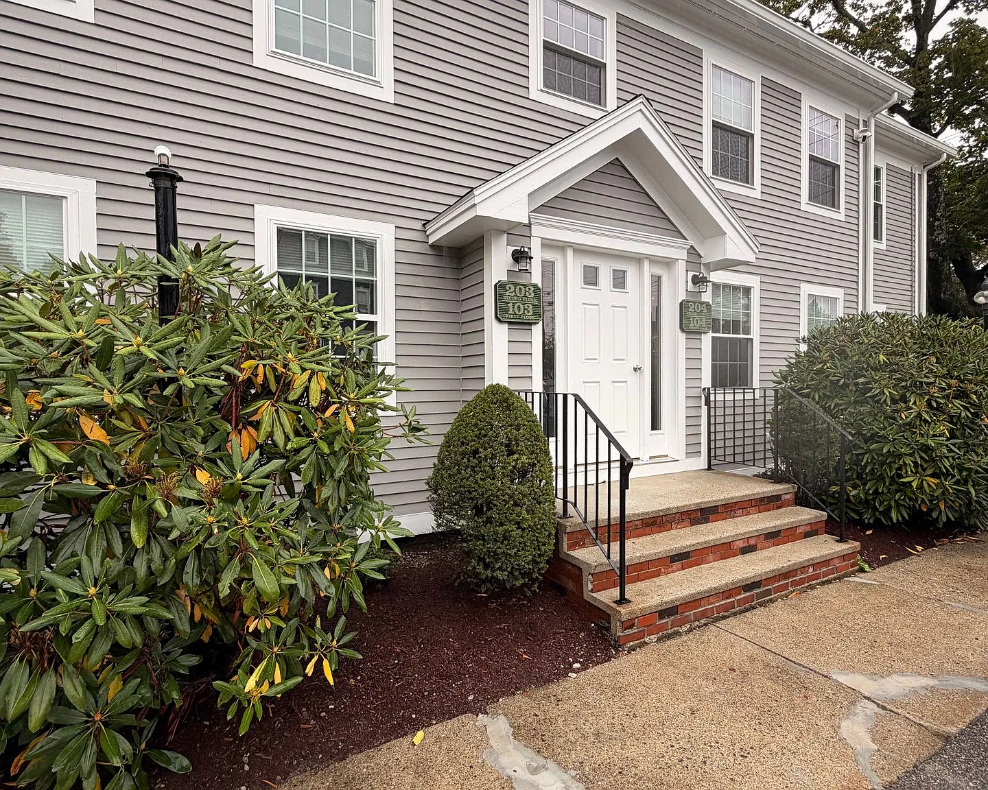 439 Main St — Photo 1