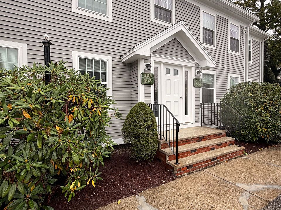 1st image of 439 Main St #101