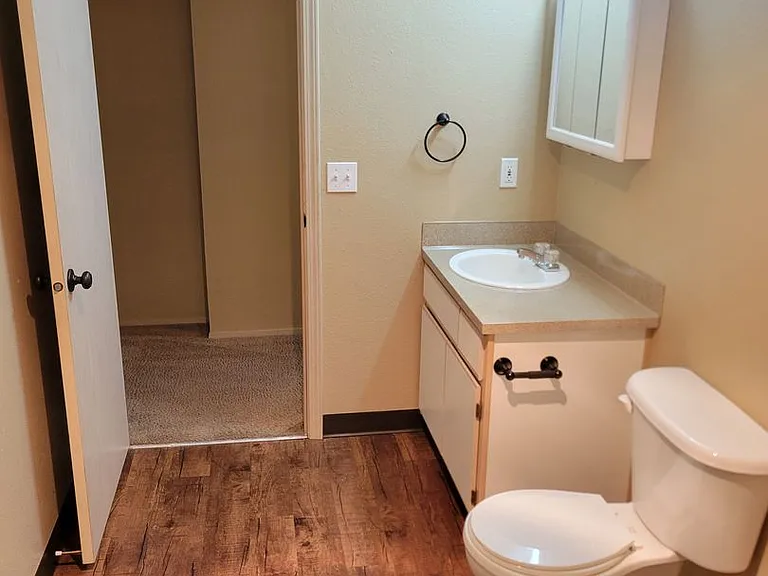 South Vista Apartments — Photo 18