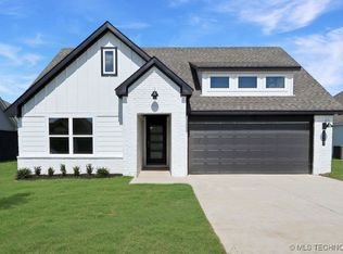 22703 E 106th Pl S, Broken Arrow, OK 74014