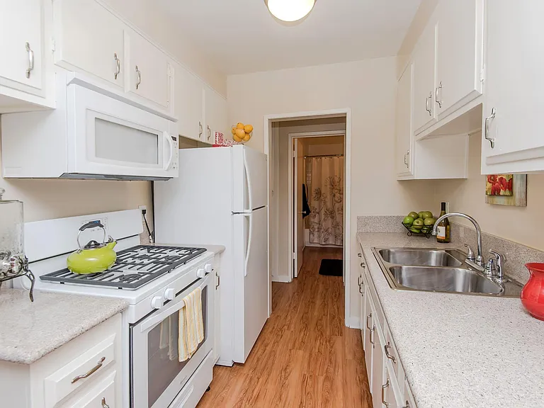 Ventura Beach Resort Luxury Apartments — Photo 13