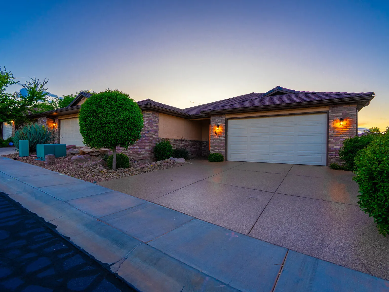 3 bed, 1843 sqft, $2,995 — Photo 2