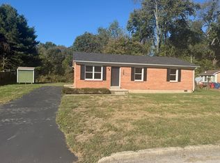 105 Brushwood Ct, Berea, KY 40403