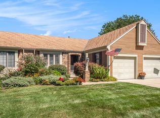 17511 Meadow Wood Rd, Spring Lake, MI 49456