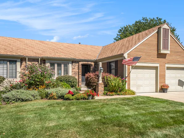17511 Meadow Wood Rd, Spring Lake, MI 49456