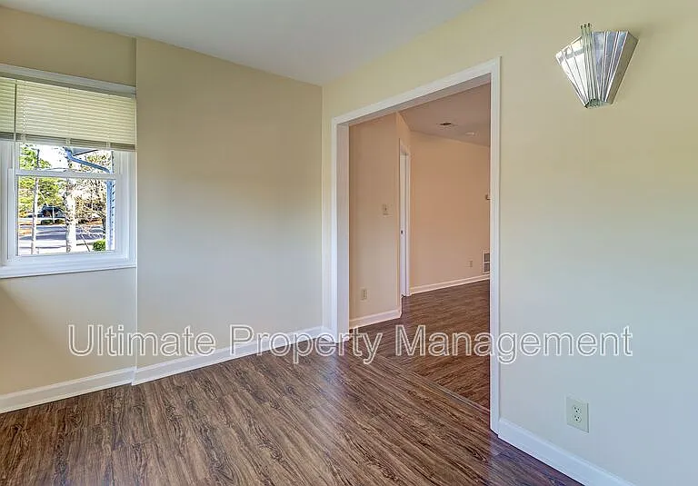 2504 Flint Dr — Photo 9