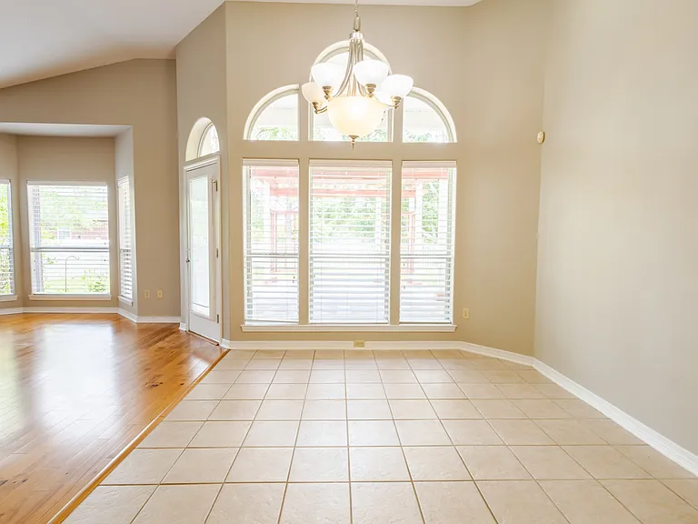 5805 Dunbar Cir — Photo 3
