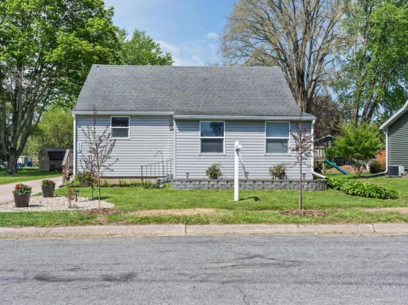 204 S 1st St, Brooklyn, WI 53521