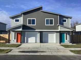 1055 NE Emerald Dr, Hermiston, OR 97838