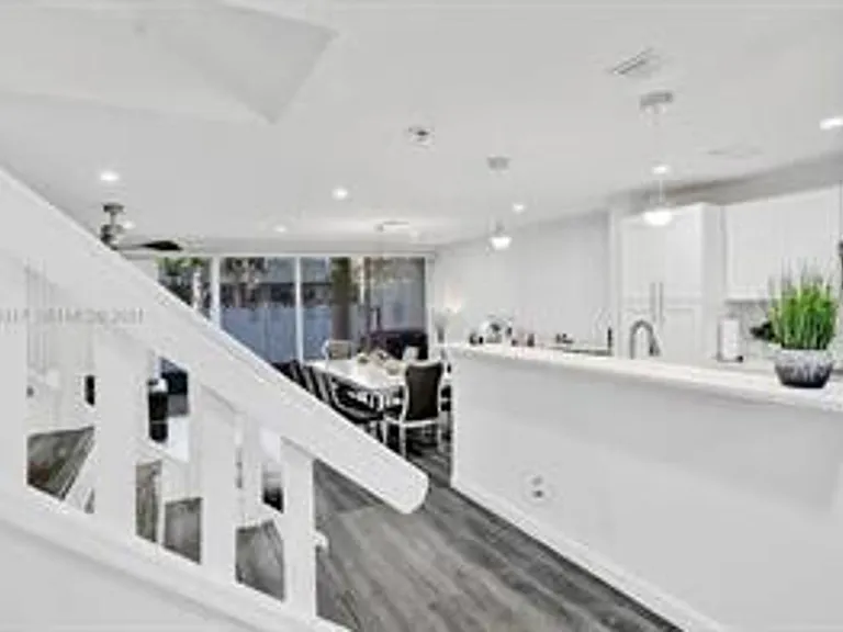 833 NW 81st Ave — Photo 24