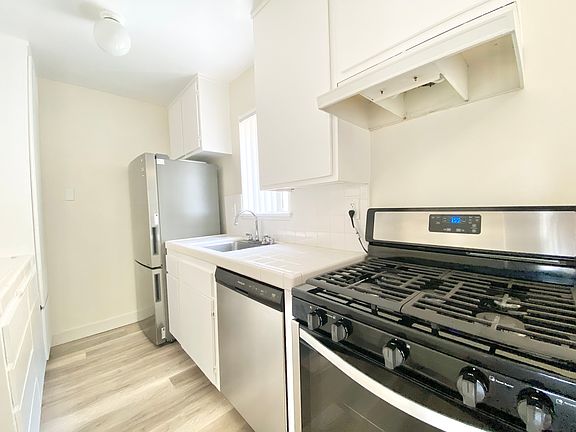 3rd image of 2620 11th St APT 2