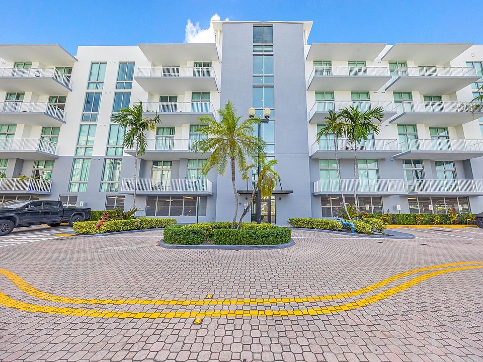 1st image of 2100 VAN BUREN Street #206