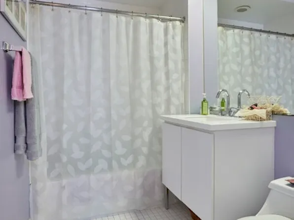 56 Pine Street image 11 of 15