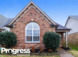 8595 Griffin Park Dr, Cordova, TN 38018