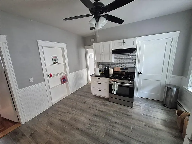 76 Pembroke Ave #ROOM — Photo 3