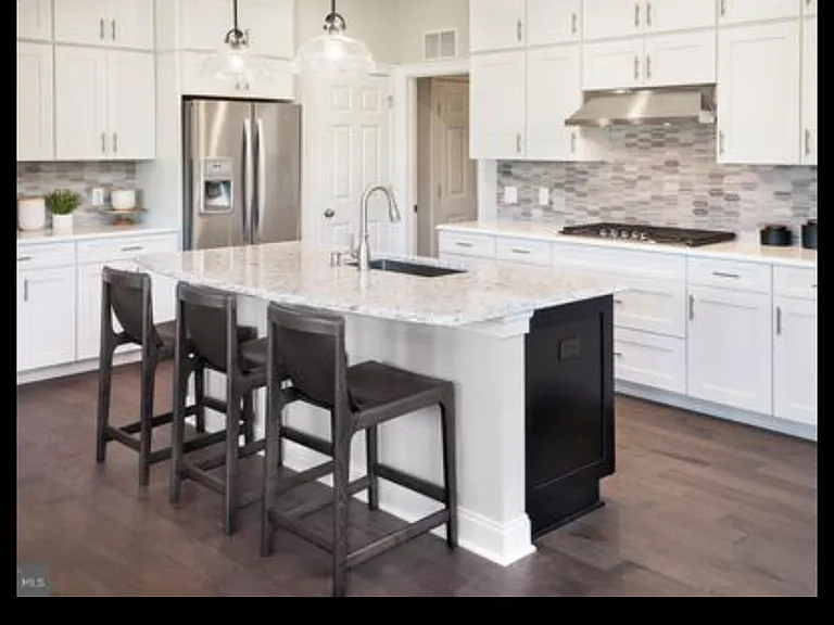 409 Sanctuary Ct — Photo 5