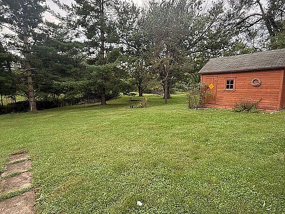 4th image of 1924 Albia Rd