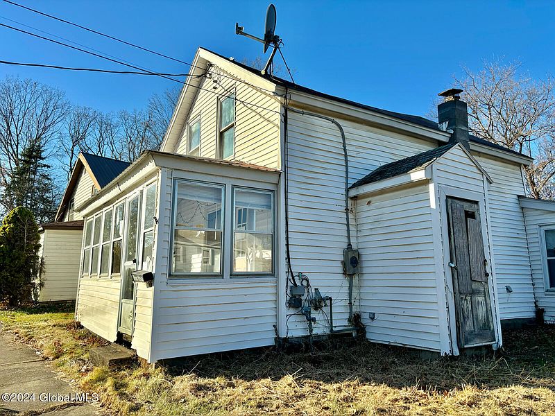 5th image of 114 McCrea Street