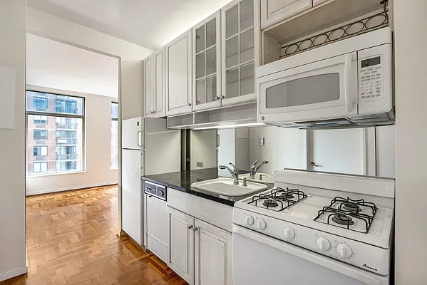 Rented by R New York | media 4