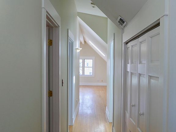 3rd Floor Hallway 2 bedrooms/Washer/Dryer