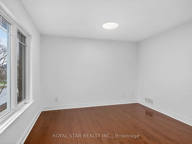 1448 Queensdale Ave — Photo 23