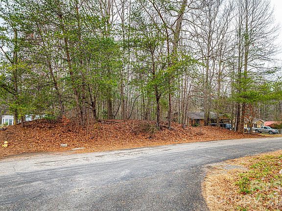 5th image of Staircase Rd