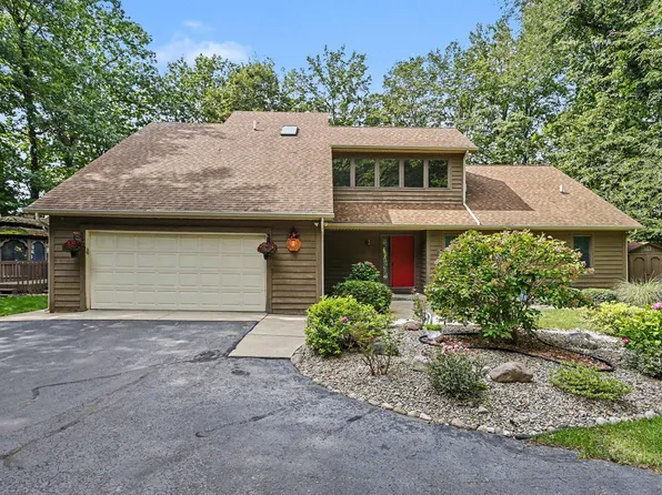 4245 Lake Chapin Blf, Berrien Springs, MI 49103