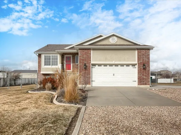 6242 W 5950 S, Hooper, UT 84315