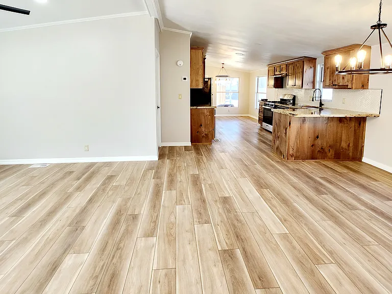 Kitchen/Dining Area