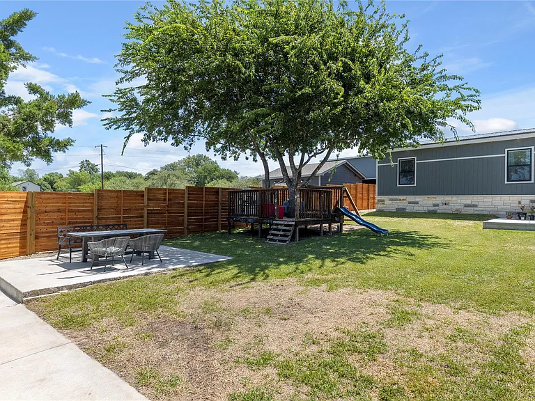201 Greenfield Rd — Photo 25
