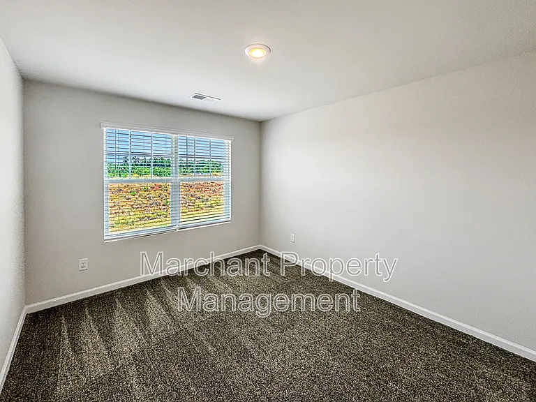 324 E Compass Way — Photo 9