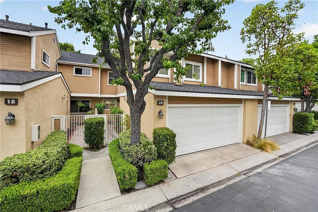 3 bed, 2.5 bath, 1300 sqft, $4,700 — Photo 3