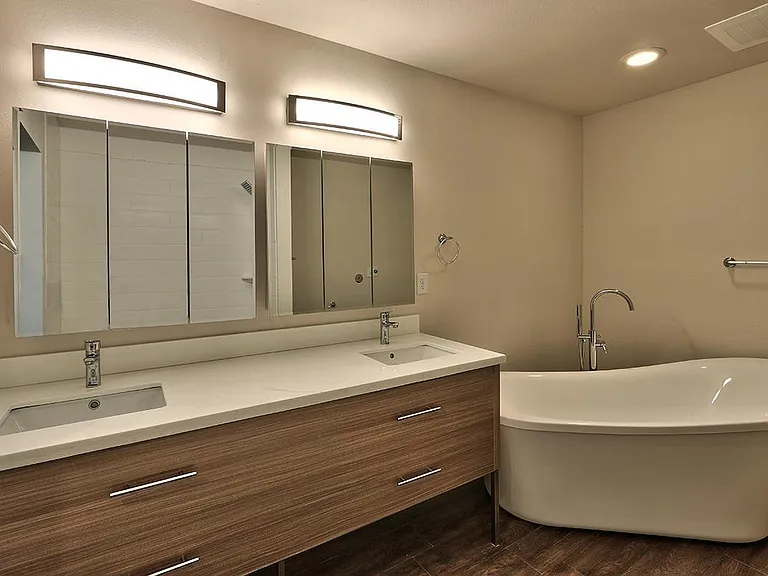 3820 Copper Ave NE #A — Photo 3