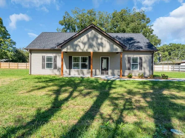 1103 E Lauderdale St, Tullahoma, TN 37388