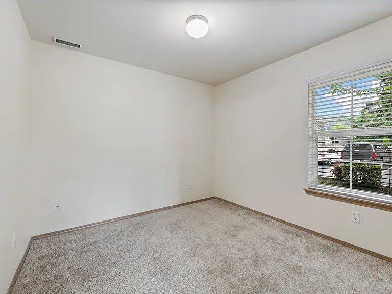 Sumner Square & Rainier View — Photo 43
