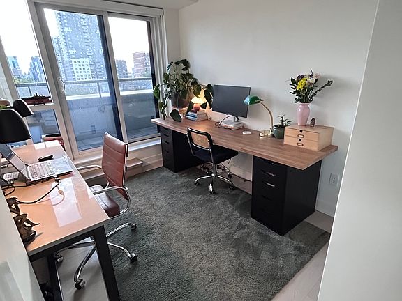 3rd image of 560 Rideau St #403