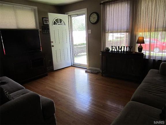 5th image of 3664 Anita Ln