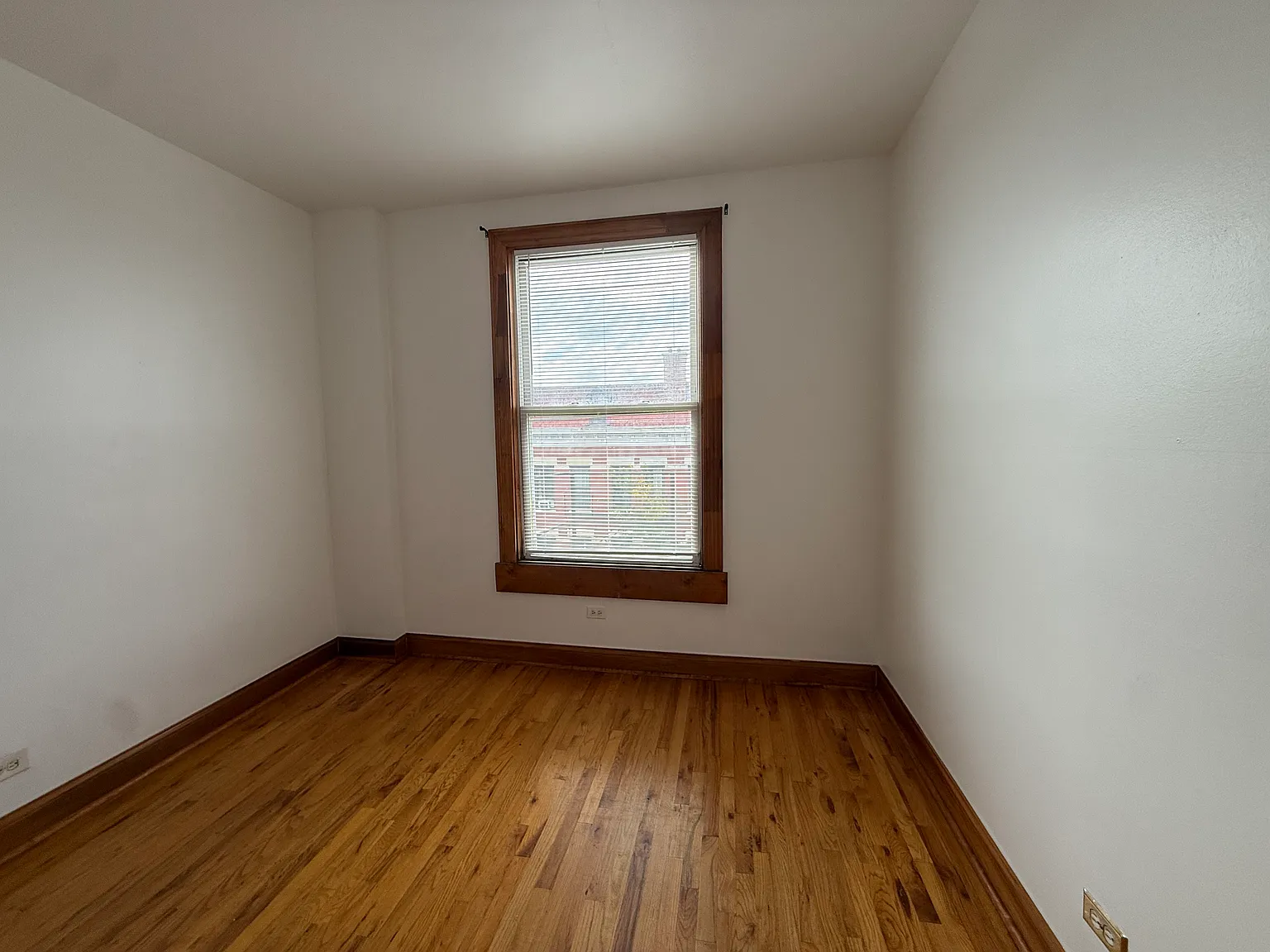 1454 W 18th St — Photo 3