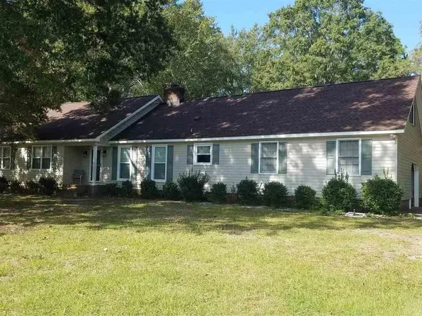 729 Lakeshore Dr, Bennettsville, SC 29512