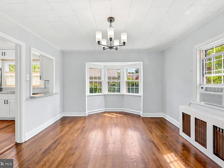 203 Commonwealth Ave — Photo 7