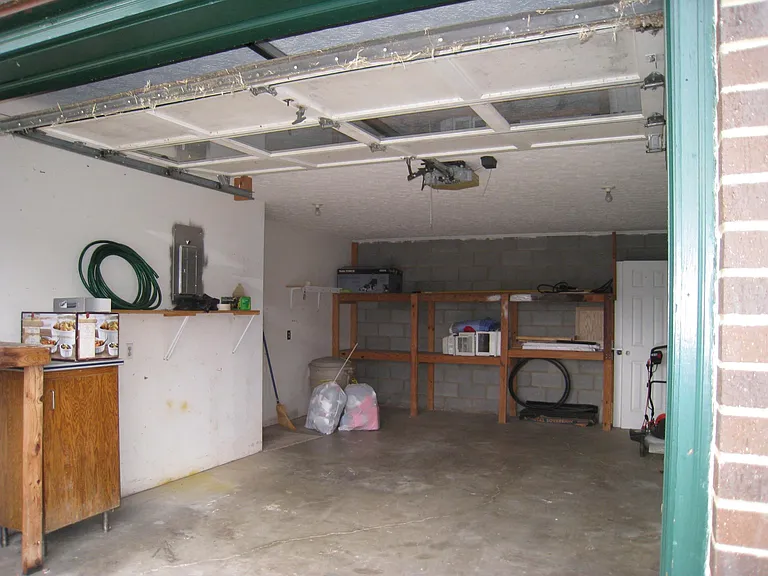 150 Somerset St — Photo 8