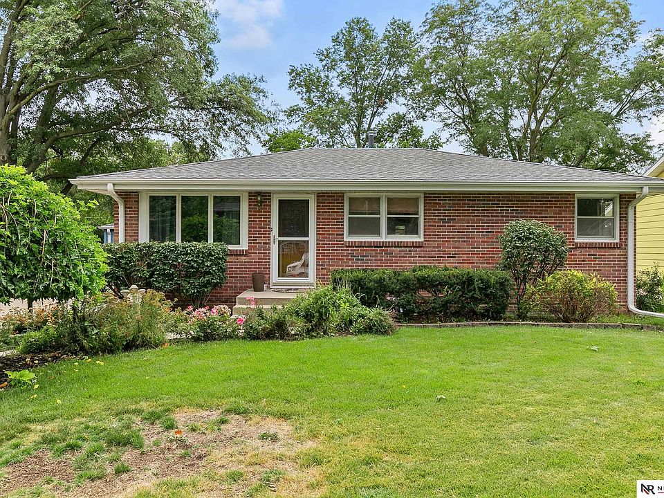 1st image of 7101 York Ln