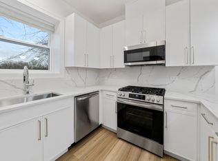 1832 N Springfield Ave #1F, Chicago, IL 60647