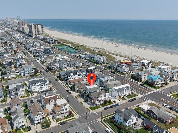 3rd image of 3102 Pacific Ave