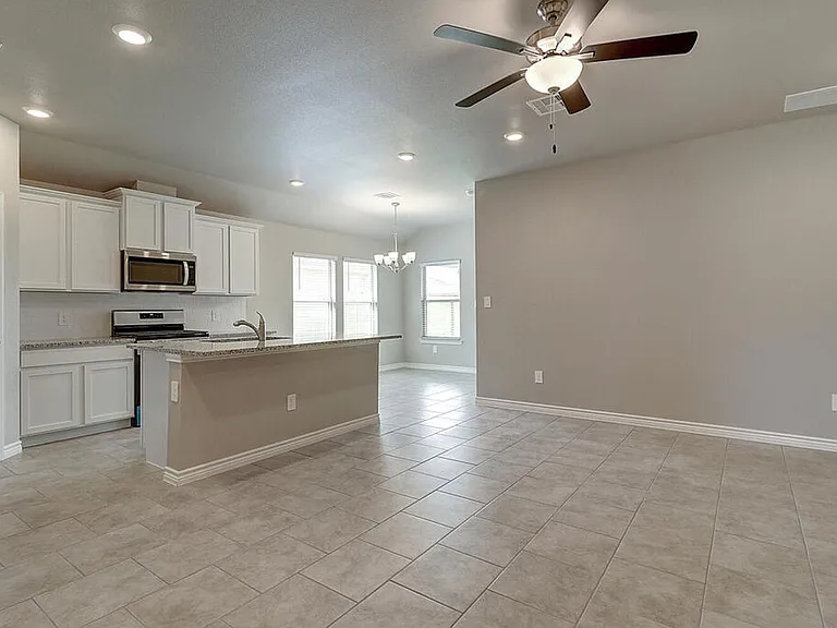 1269 Carnaby St — Photo 15